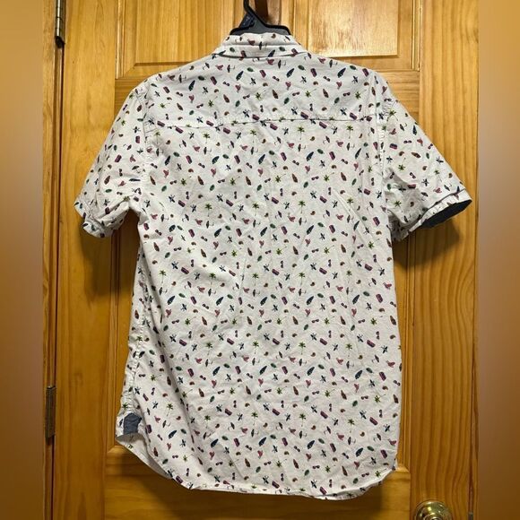 Free Planet White Casual Button Down Shirt with summer Print size M - Picture 6 of 8